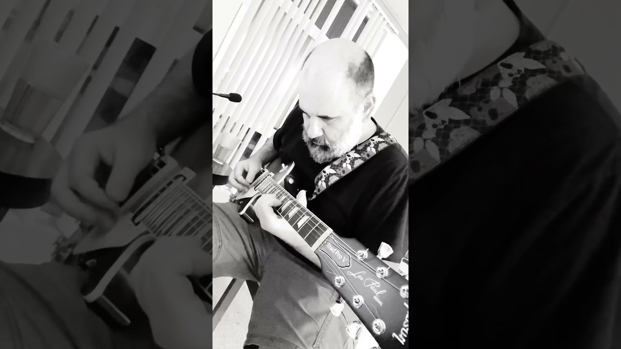 Goth lick. Spooky vibes. chorus, reverb. 