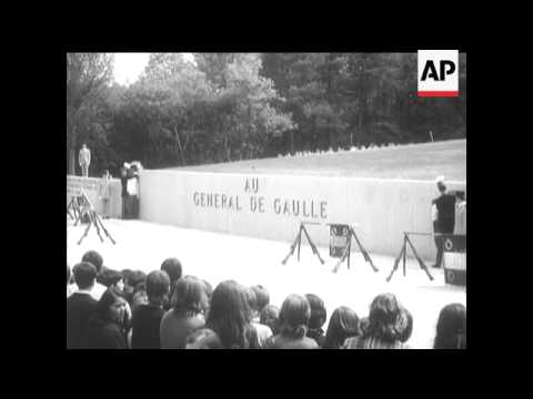 Video: Monument voor Charles de Gaulle (Monument au general de Gaulle) beschrijving en foto's - Frankrijk: Parijs