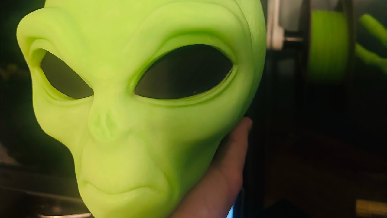 Glow in the dark Alien build - YouTube