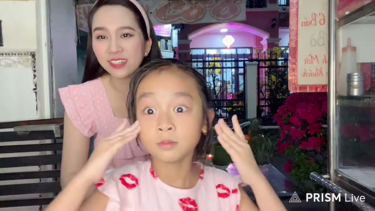 Gia đình Hồng Phượng cúng giao thừa, đón năm mới 2026