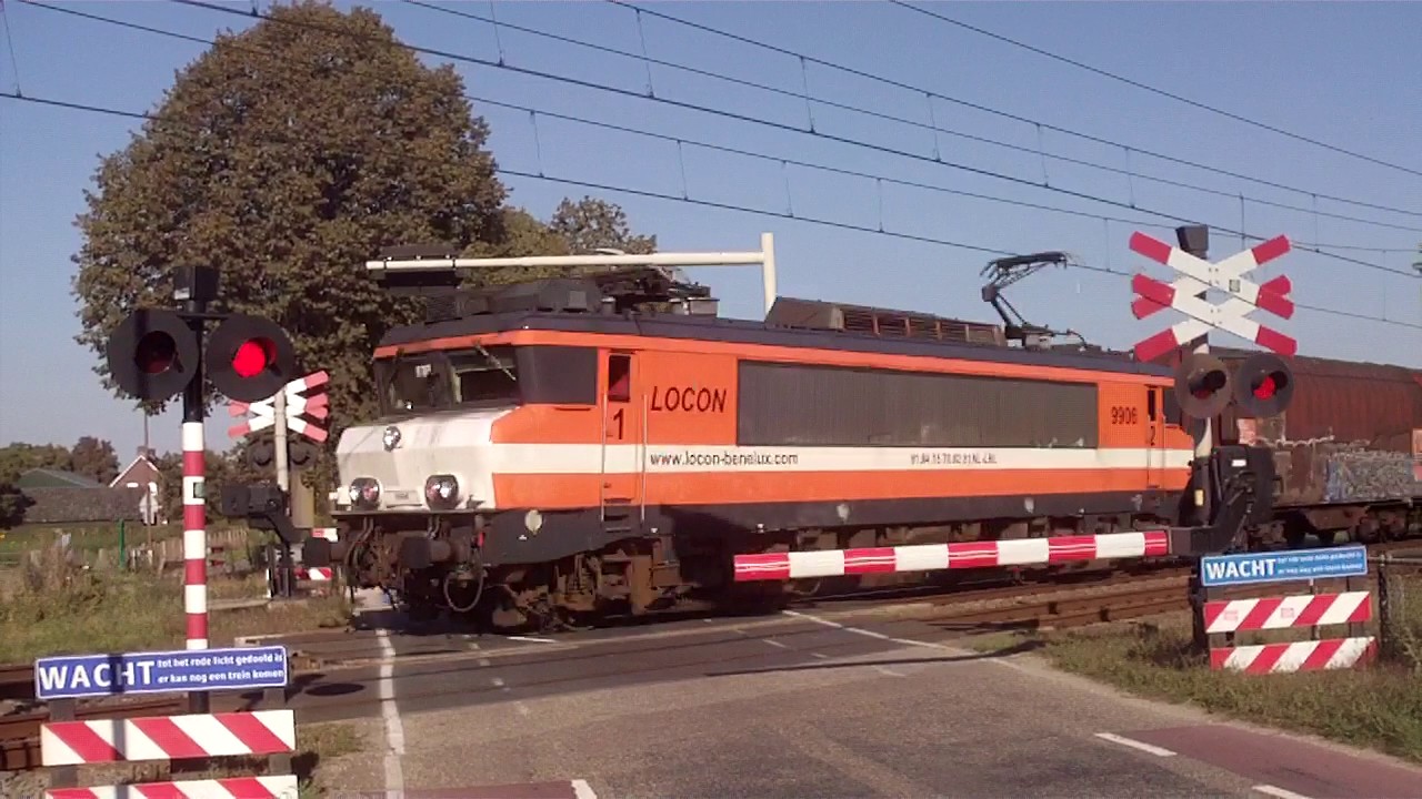 Class 9900 LOCON with Steel Products Train ! Freight Train !!!