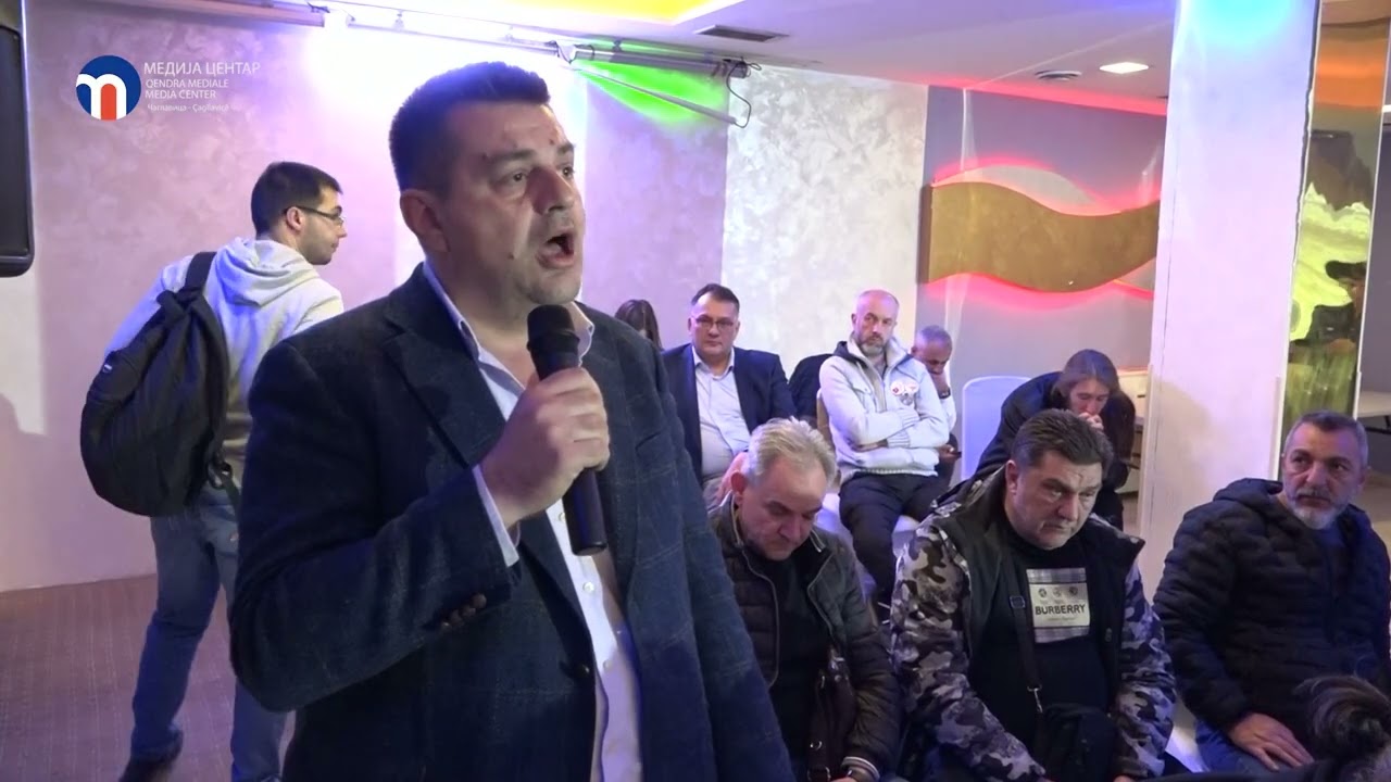 Advokat Dejan Vasić na sinoć održanoj tribini u Severnoj Mitrovici