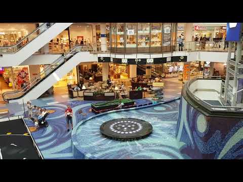 بلو سيتي أكبر مركز تجاري في مدينة وارسو بولندا