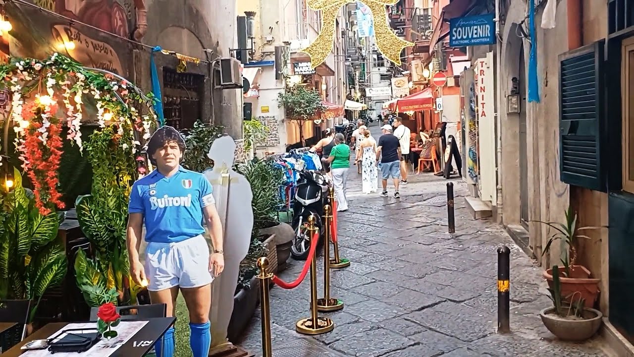 Nápoles (1ra parte): Piazza del Plebiscito, Galleria Umberto I y Quartieri Spagnoli