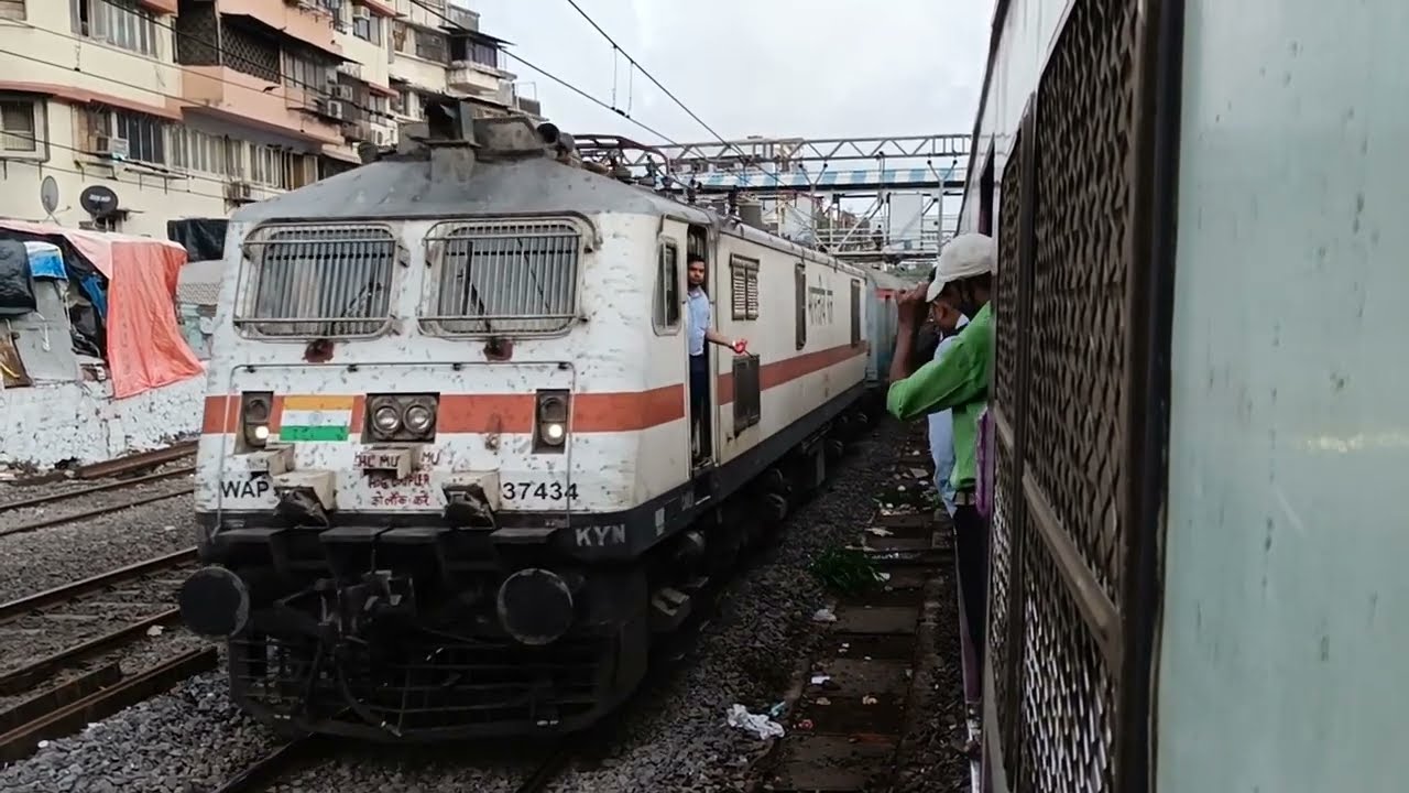 Vidarbha Express Departure from CSMT YouTube