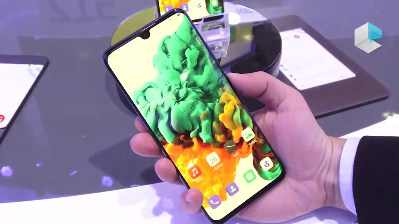 Обзор смартфона ZTE Axon 10 Pro, видео с выставки