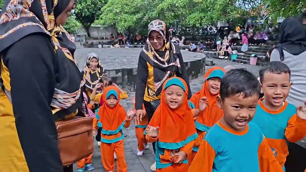 Field Trip ke Pasar Ngasem 