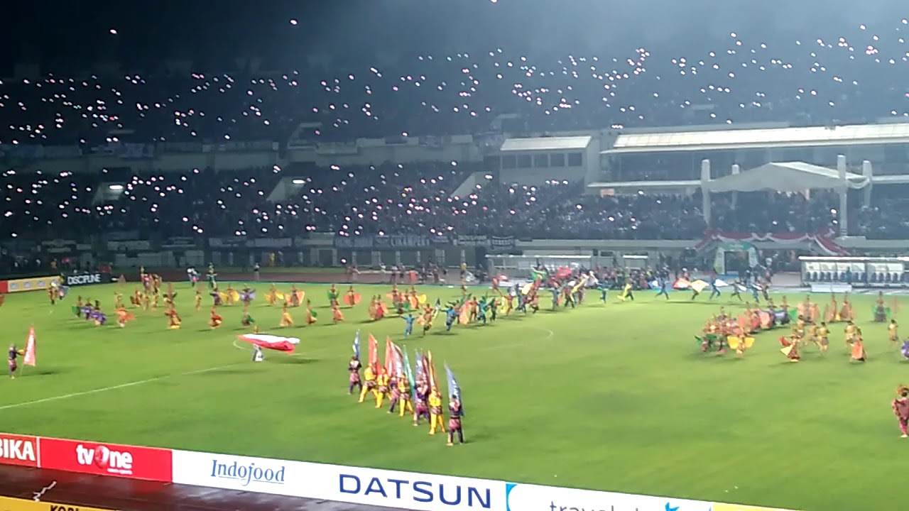 Pembukaan Liga 1 Indonesia - YouTube