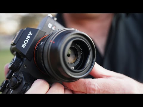 Sony Ultra Compact G Lenses: Good Things DO Come In Small Packages?!