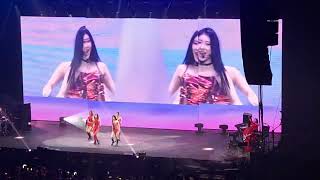 Itzy - Wannabe @ AFAS Live, Amsterdam 1-05-2024. Born To Be World Tour Resimi