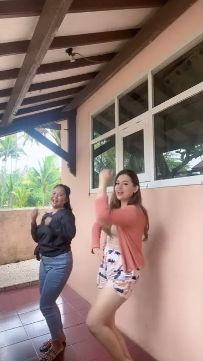 Tante semok goyang ebot Bigo Live hot gemoy Tiktok viral