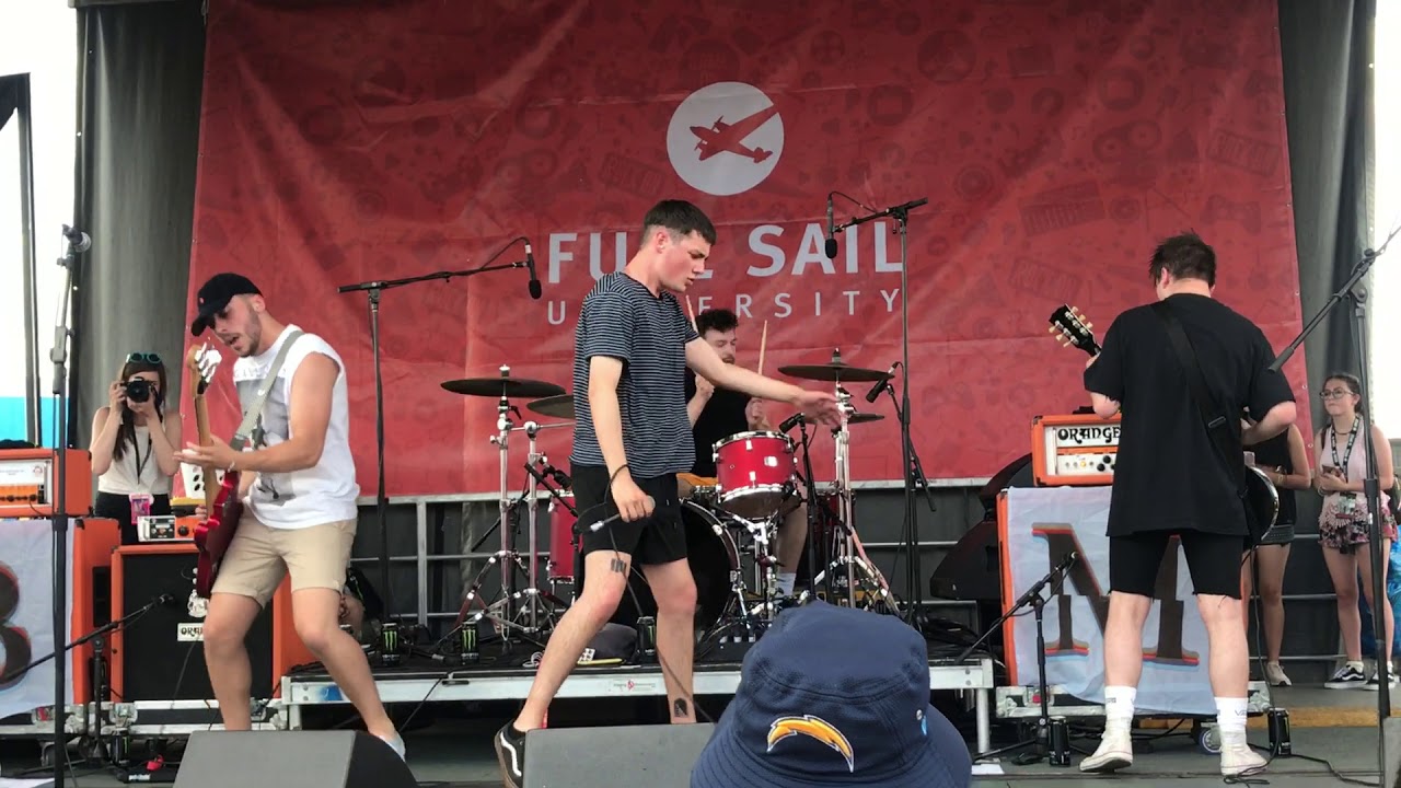 Feet live. Boston Manor концерт. Группа Boston фото. "Boston Manor" && ( исполнитель | группа | музыка | Music | Band | artist ) && (фото | photo)