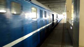 5968次專列七堵站開車