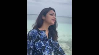 Janani Iyer Singing In Maldives
