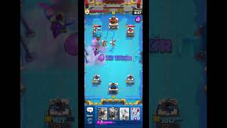 Clash Royale High-Stakes Battle: Clutch Balloon Play &amp; Rocket Finish!