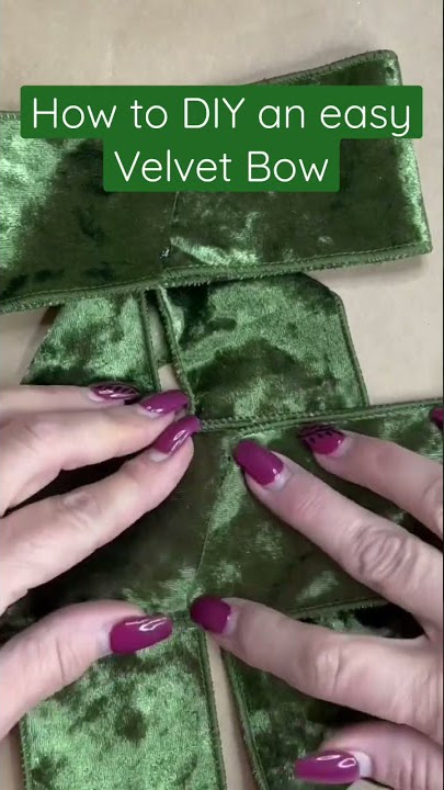 CLASSIC CHRISTMAS VELVET BOW TUTORIAL 🎄*PERFECT* FOR DECORATING CHRISTMAS  TREES GIFT WRAPPING DIYS 