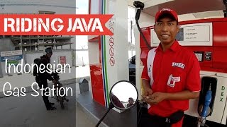 Getting Gas at Indonesia's Government Gas Station | Motovlog Indonesia