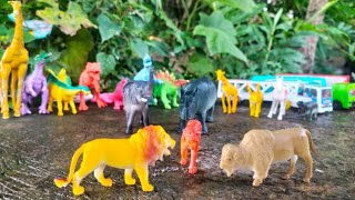 mainan hewanhewanan gajah, dinosaurus, jerapah, singa, kuda dan rusa