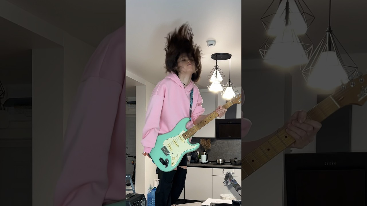 Когда радуешь СОСЕДЕЙ Хорошей музыкой🤣