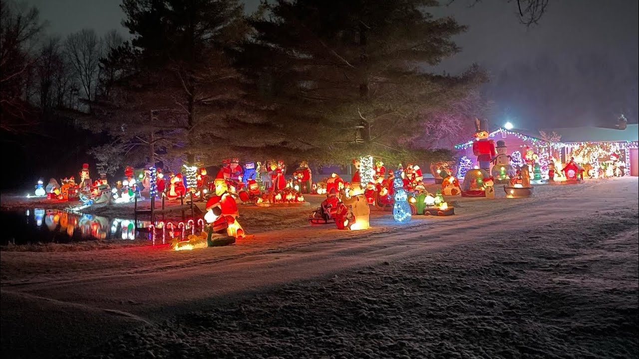 2022 Christmas Inflatable Display