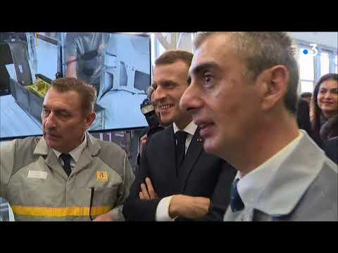 Emmanuel Macron en visite à Renault MCA Maubeuge