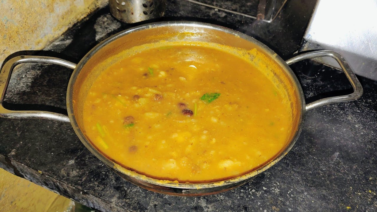 இப்படி அரைச்சு கொண்டைக்கடலை குருமா செஞ்சா செம்ம டேஸ்ட் / simple chana kurma masala in Tamil
