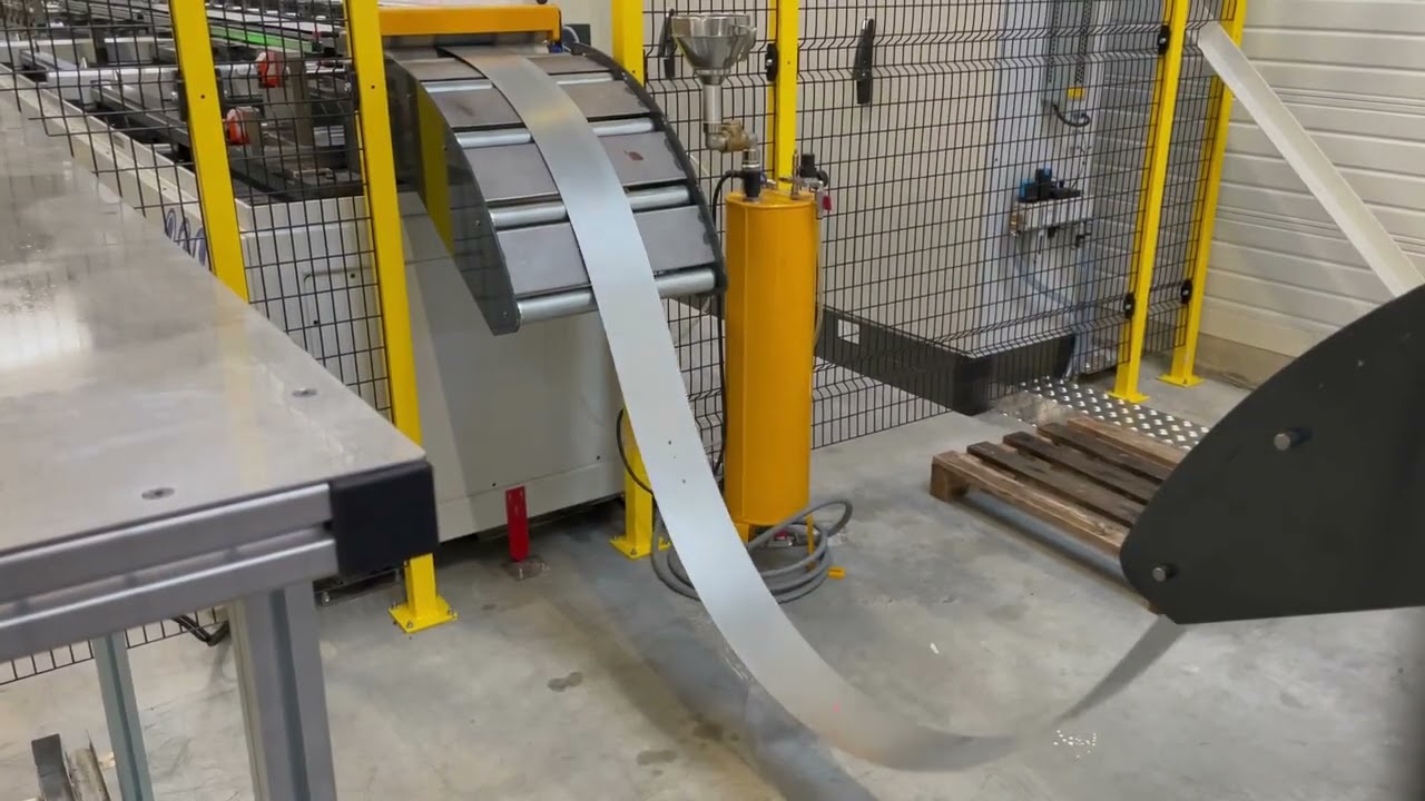 Ligne rails solaires  - Solar panel structures line