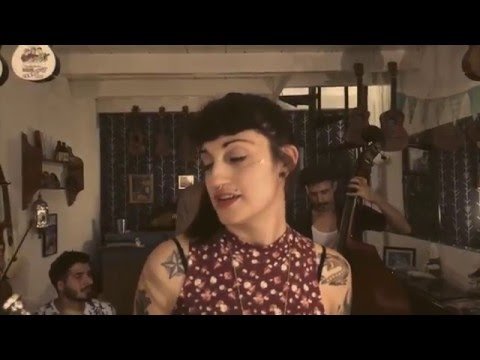 La Familia de Ukeleles - Ay! Contigo Amor