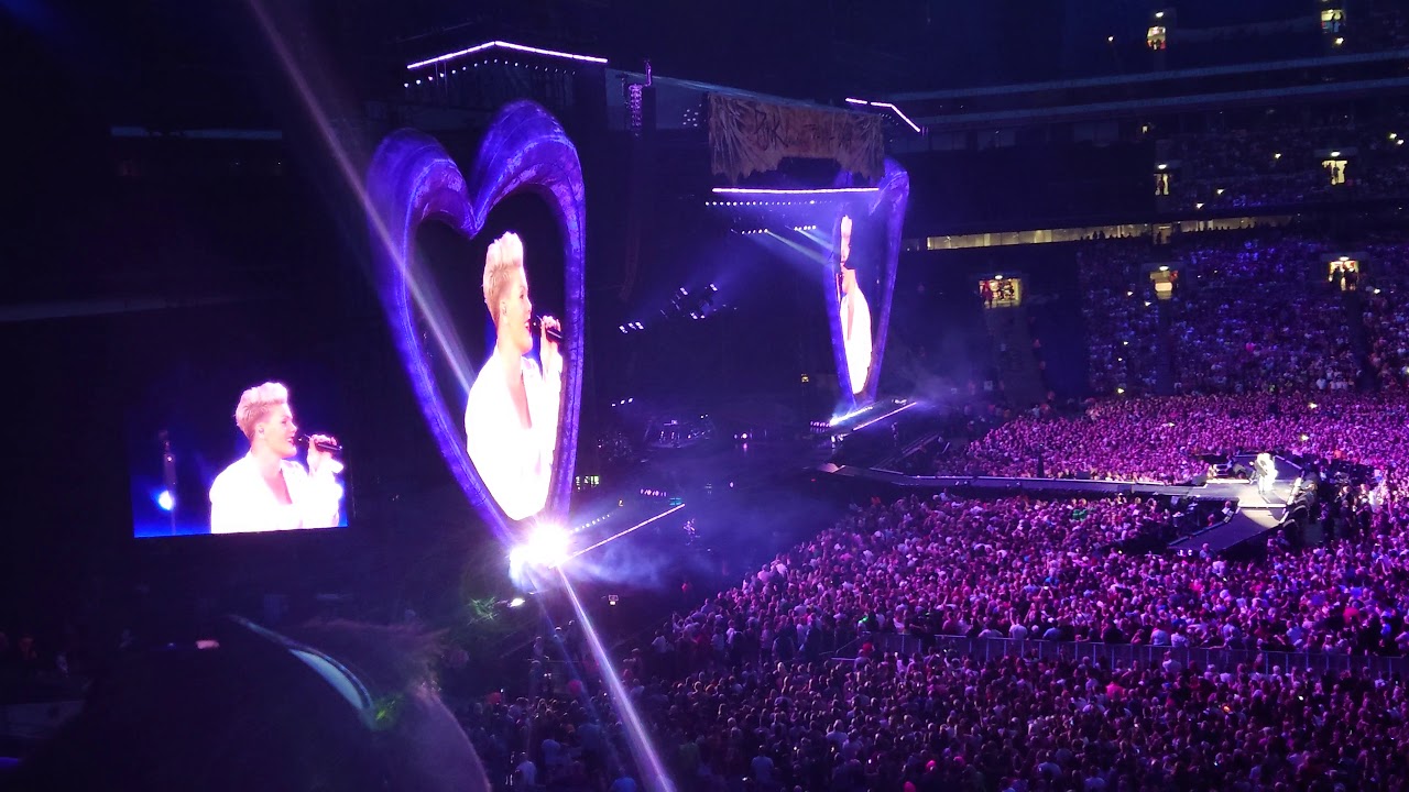 P!nk Walk Me Home (Acoustic) 4K (Live in London 30th Jun) YouTube