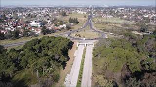 Bosques de ciudad Evita en rotonda de ruta 21. Buenos Aires. Argentina.