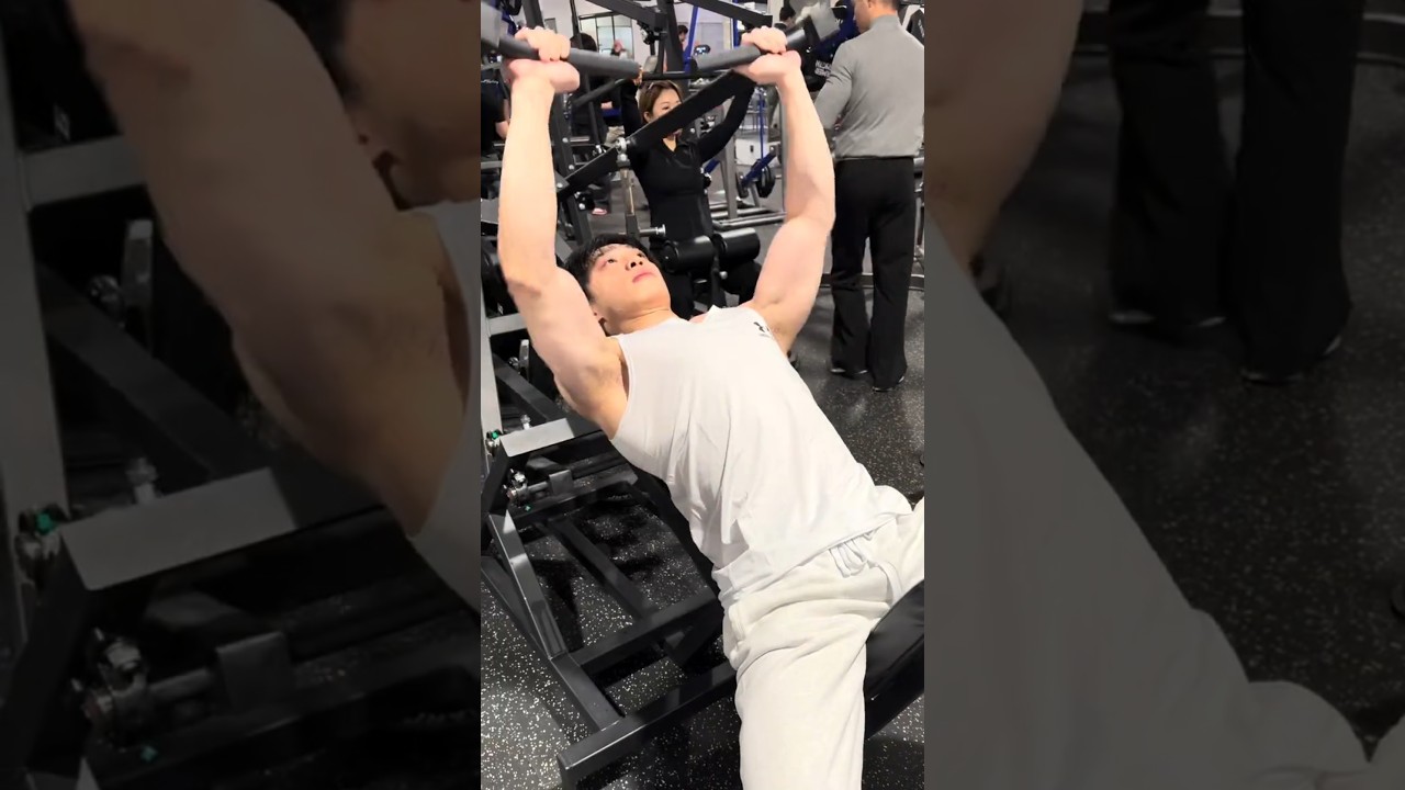 Vlog Male College Student Travels 350km Across Citiesfor the Last Class