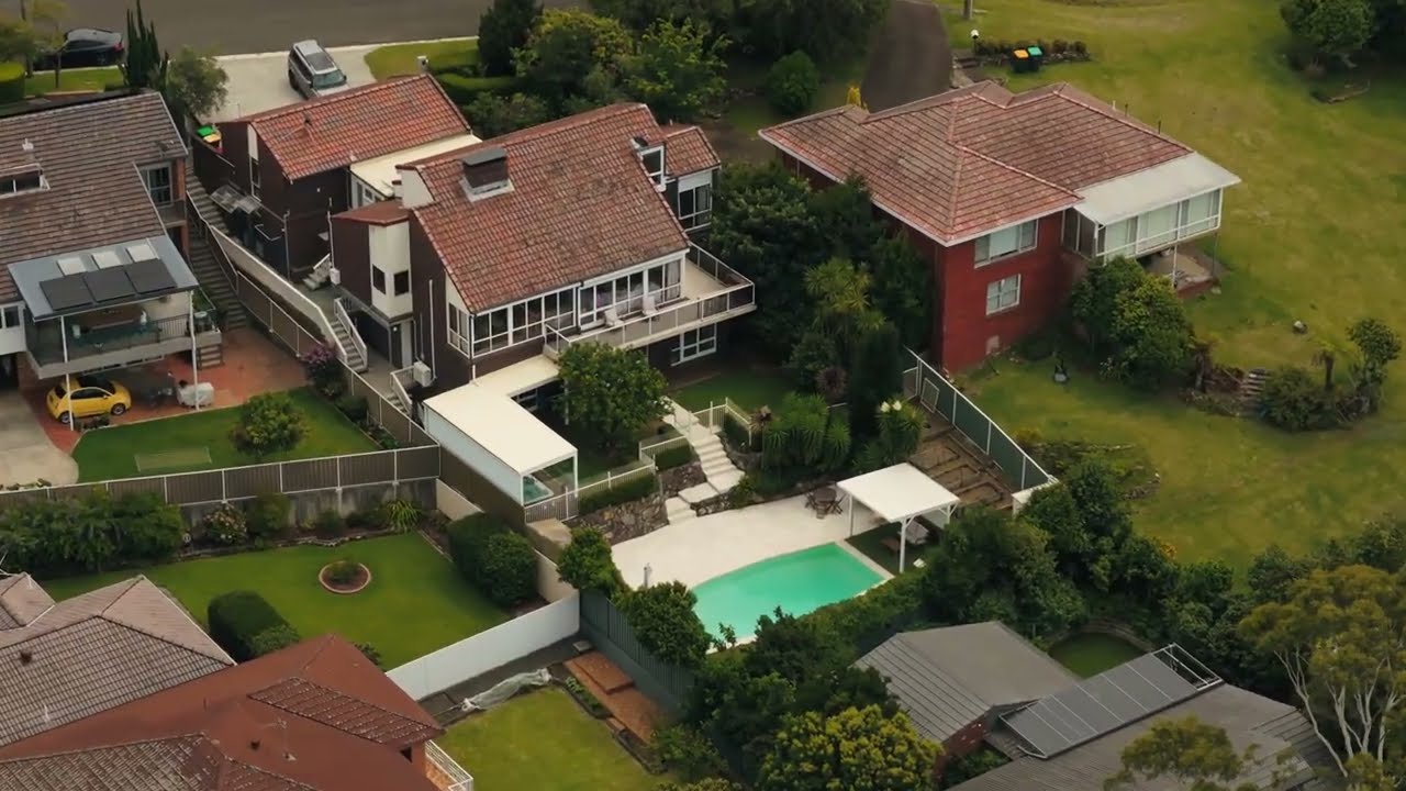 5 Allen Street, Mount Keira - Raffaele Di Candia and Jamie Pereira Stone Real Estate Illawarra