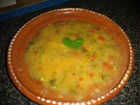 Caldo de habas con nopales - YouTube