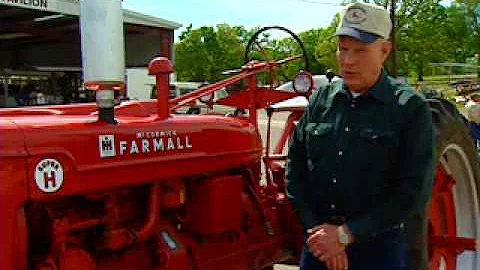 Kolik koní měl Farmall Super H z roku 1953?