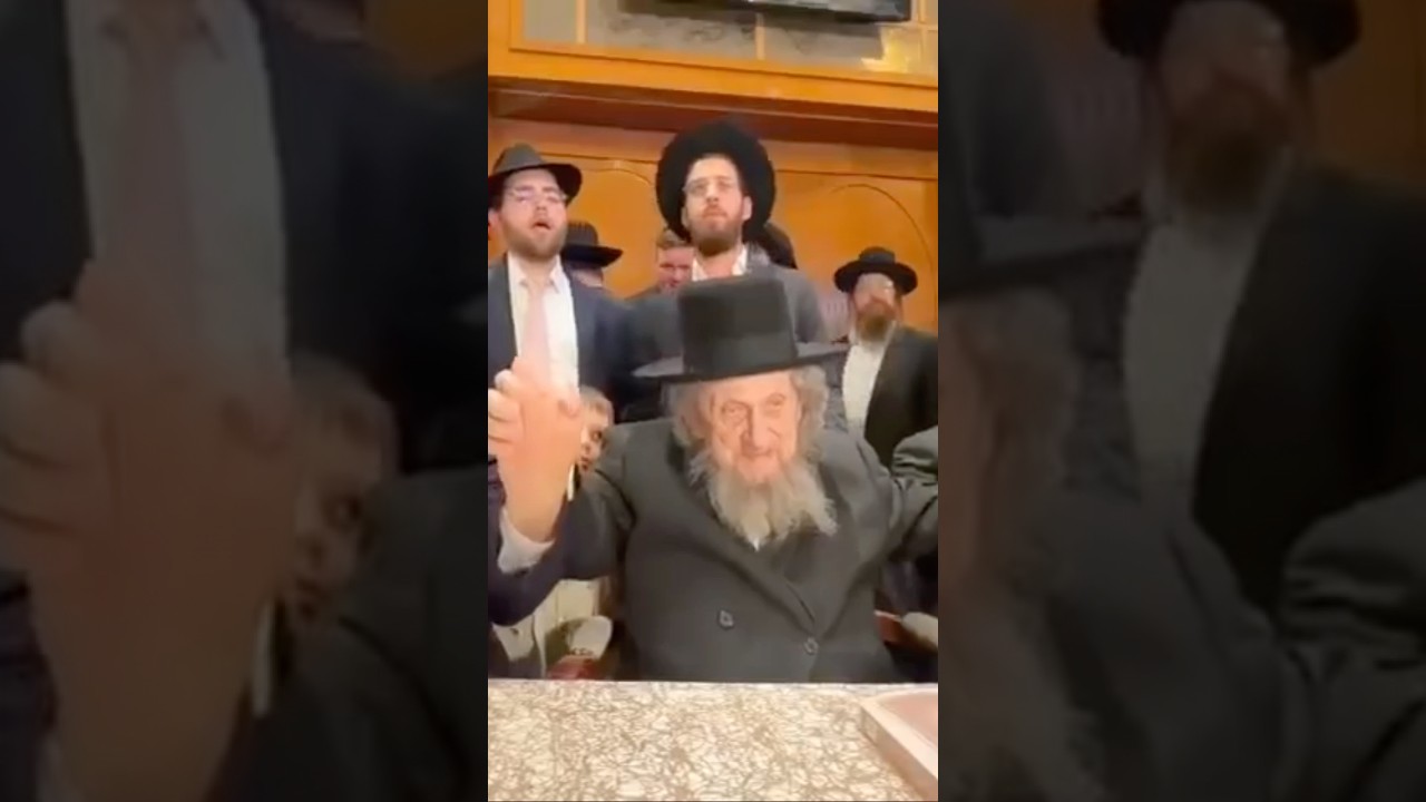 מרן הגר״ד לנדו בחתונת בן הרב רפי מנת בשירת אני מאמין