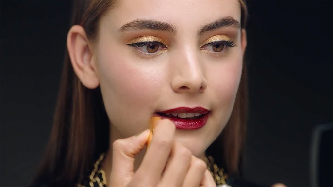 Recreate the Fall-Winter 2019/20 Ready-to-Wear Show Makeup