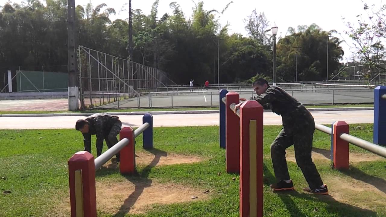 Pista de pentatlo militar feita por Renan Pugliesi - YouTube
