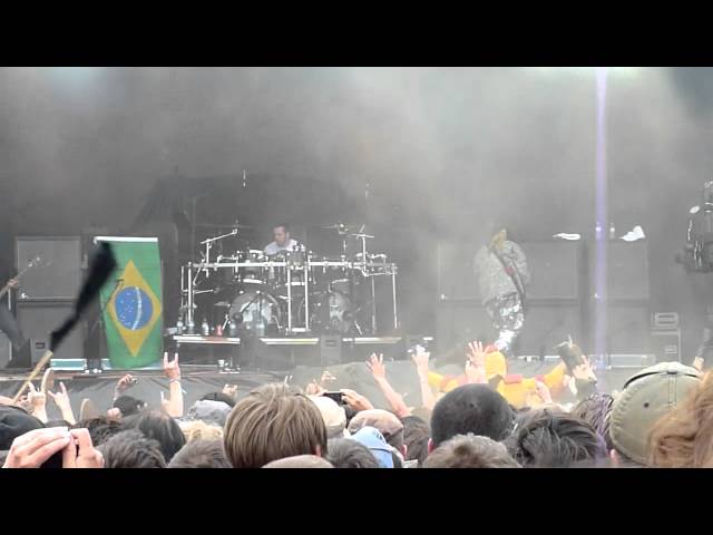 Cavalera Conspiracy - Territory (Sepultura cover - live at Hellfest 2011) class=