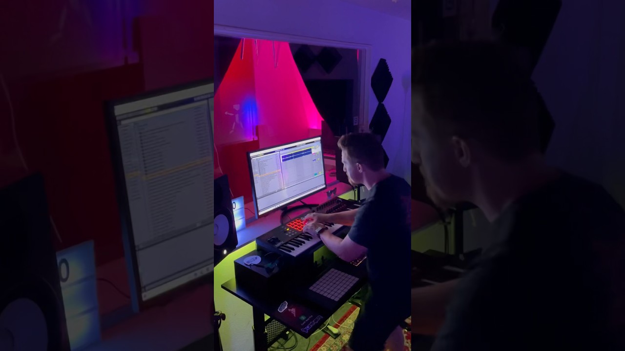 Making A Beat ‘Tell Ur Girlfriend’ In The Studio - Jessie Burner