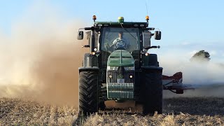 John Deere 8370R in the field spreading lime w/ Bredal K165 XE/SC Spreader | Kongerslev Kalk