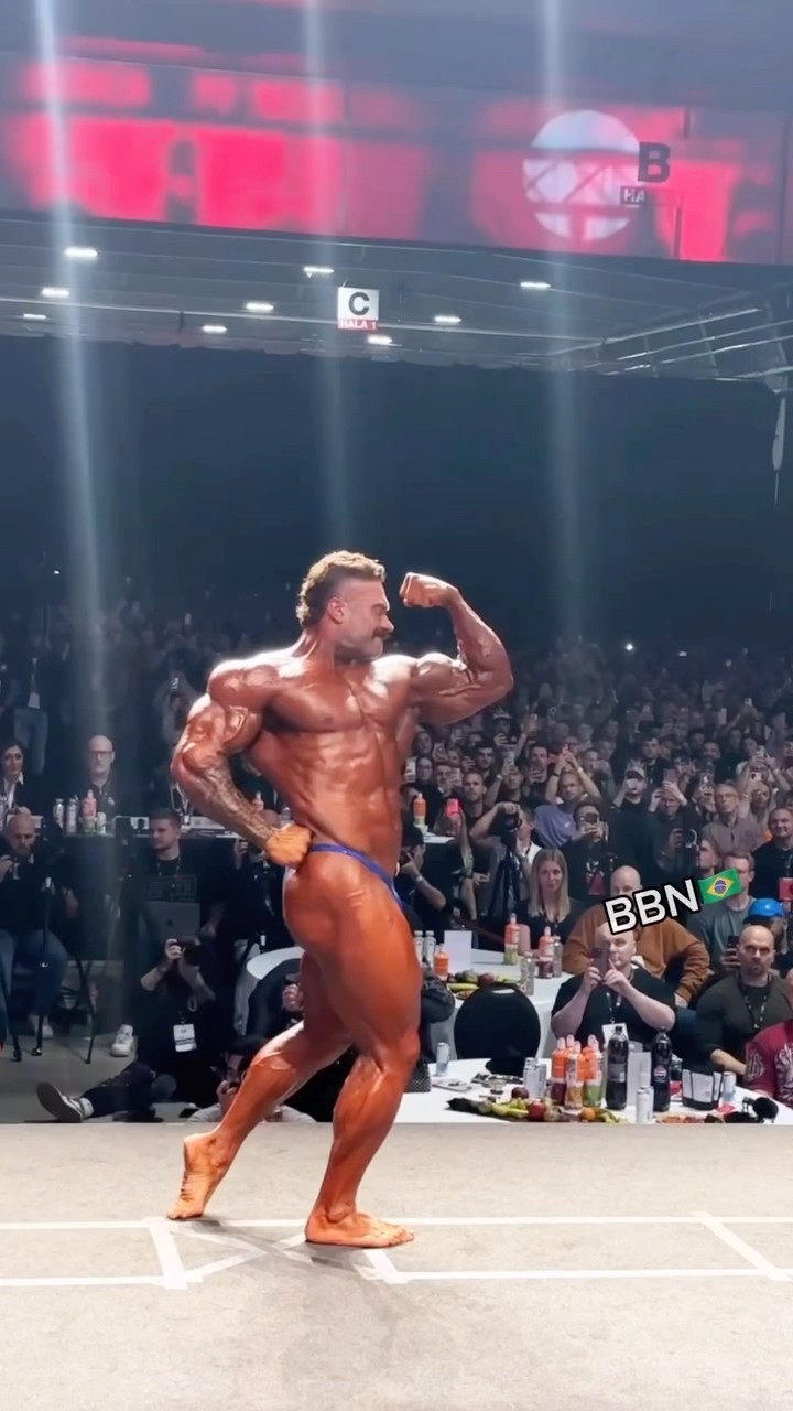 PRAGA PAROU PARA ADMIRAR O CBUM! ???