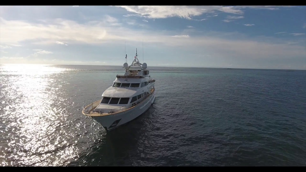 M/Y JAZZ | 30.48m/100' Benetti Luxury Motor Yacht, spacious alfresco dining - Yacht Walkthrough