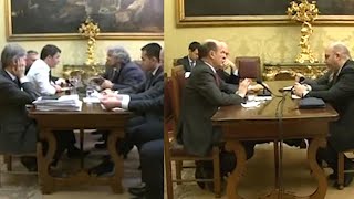 Mentre gli incontri tra pd e m5s per un governo giallorosso continuano
a porte chiuse ne possiamo vedere solo qualche foto, la memoria va ai
due precedenti...