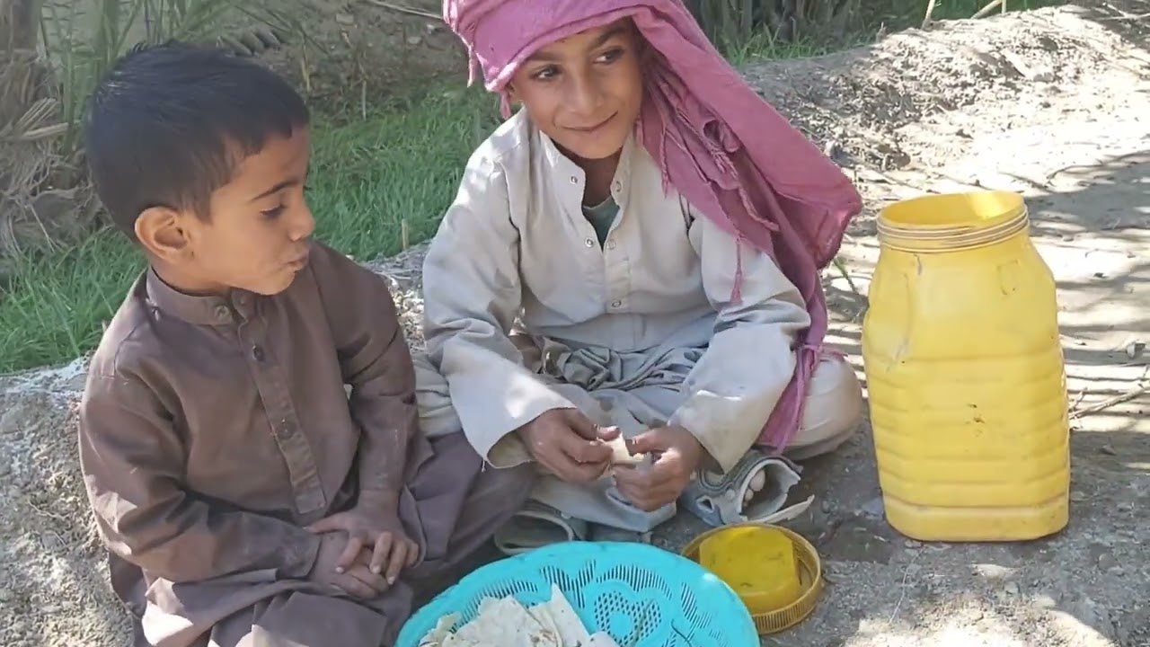 Rural Life | poor children life in Balochistan | poor children | poor food
