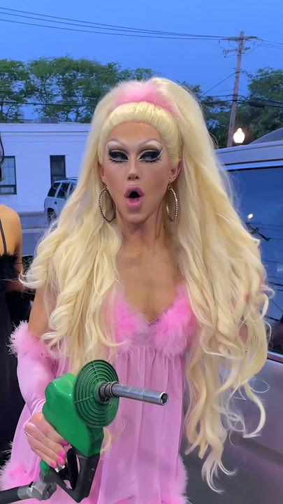 Drag queens pump gas in small town (scary)