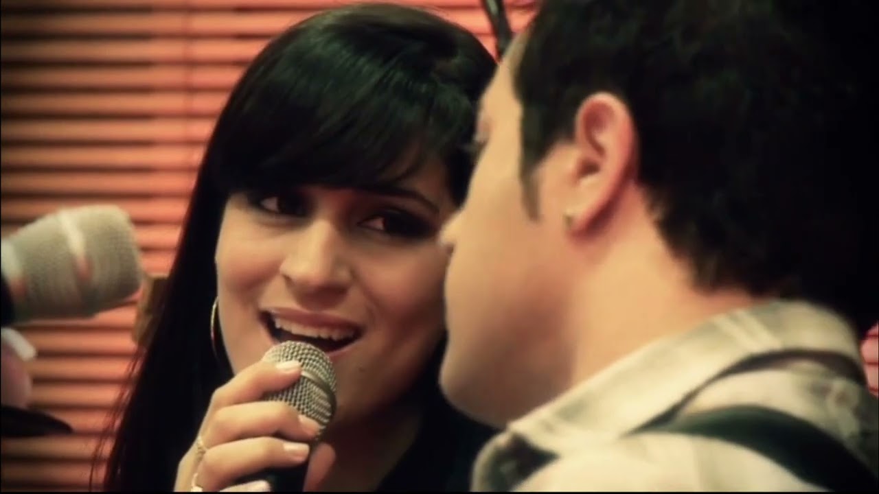 A Maça - Gatinha Manhosa #10Anos