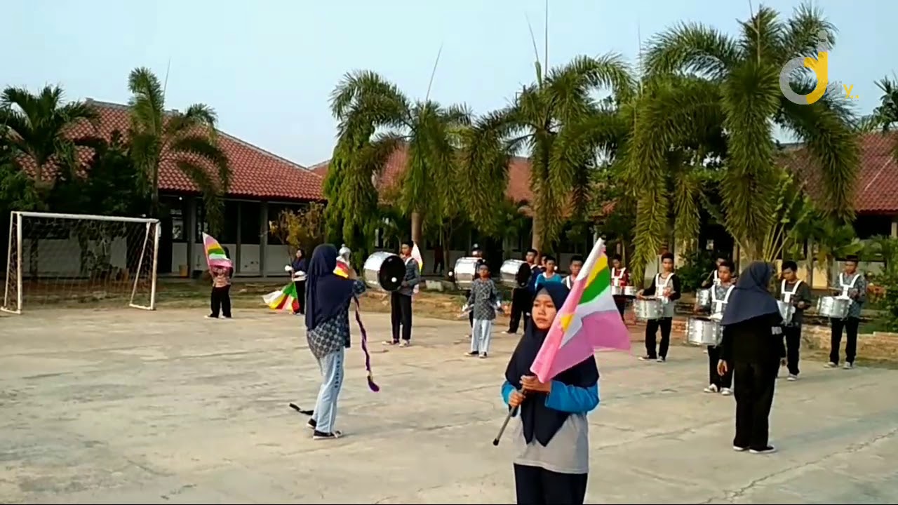 Marching Band SMP Negeri 1 Anjatan Indramayu ~ Maju tak gentar, Goyang dumang