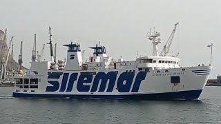 Antonello Da Messina Della Siremar In Uscita Dal Porto Di Palermo