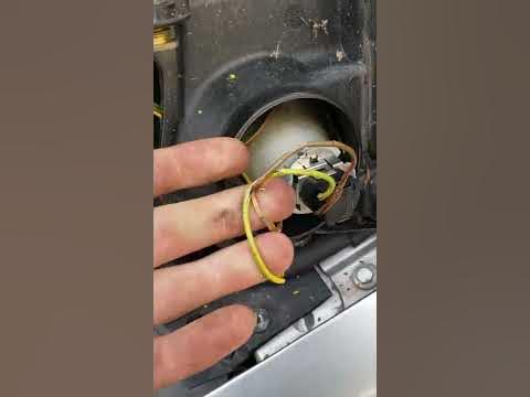 b5.5 passat headlight wire failure - YouTube