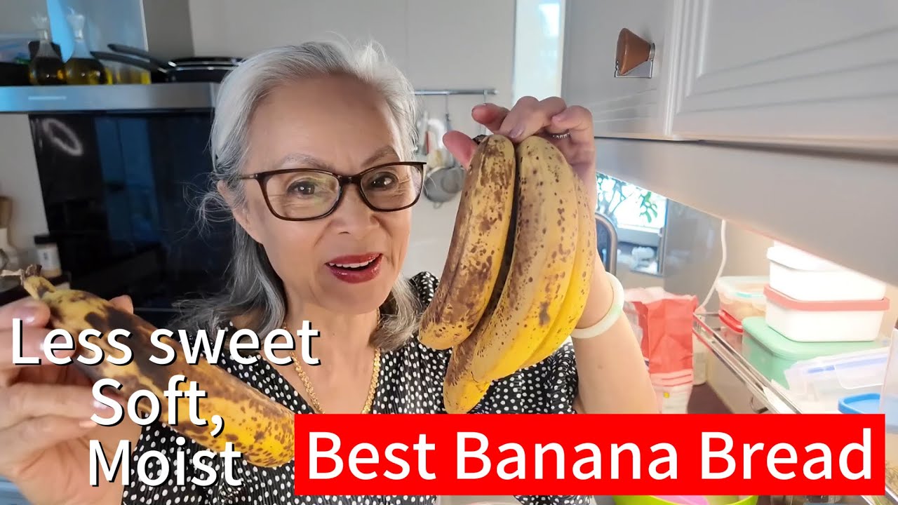 If you have ripe bananas, don't throw them away. Make this banana cake and eat it. It's delicious...